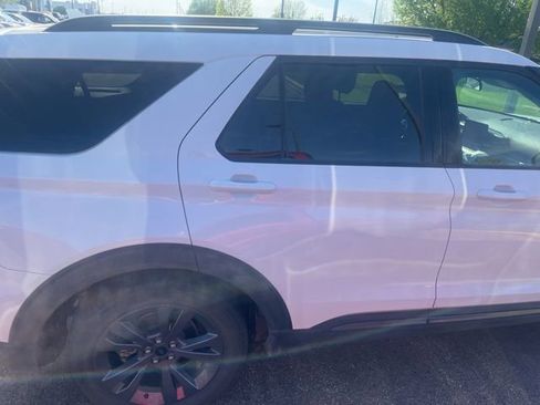 Used 2022 Ford Explorer XLT w/ Equipment Group 202A AWD/4WD image 6