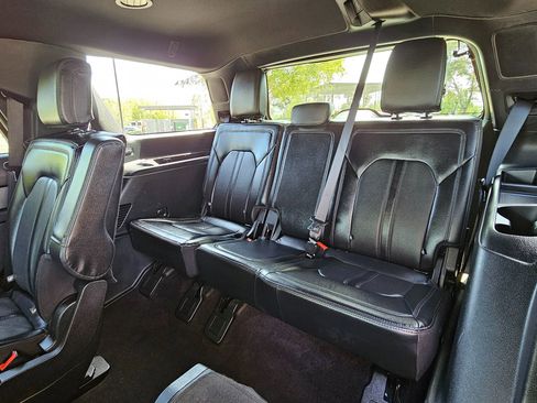 Used 2021 Ford Expedition Limited image 19