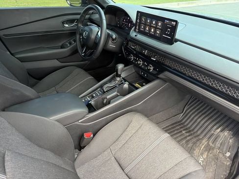 Used 2025 Honda Accord Sport image 15