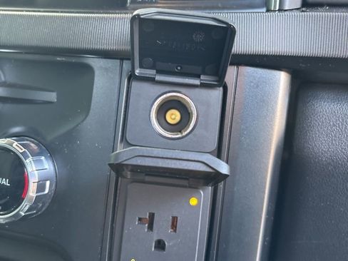 Used 2024 Ford F350 Platinum image 33