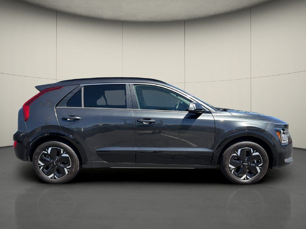 Used 2023 Kia Niro Wind FWD image 8