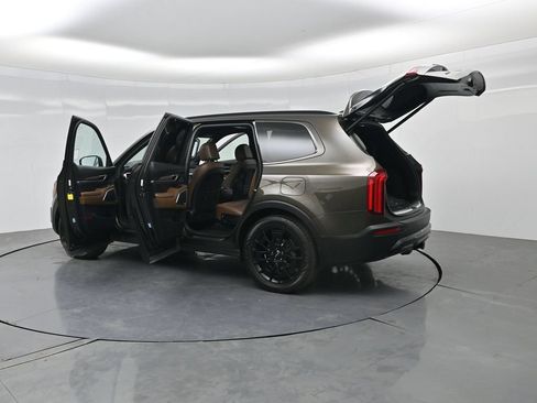 Used 2022 Kia Telluride SX w/ SX Prestige Package AWD/4WD image 36