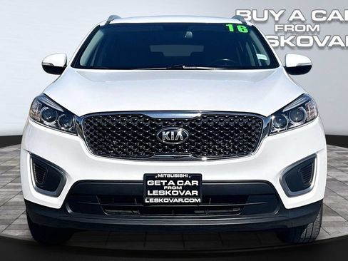 Used 2016 Kia Sorento AWD w/ LX Convenience Package image 3