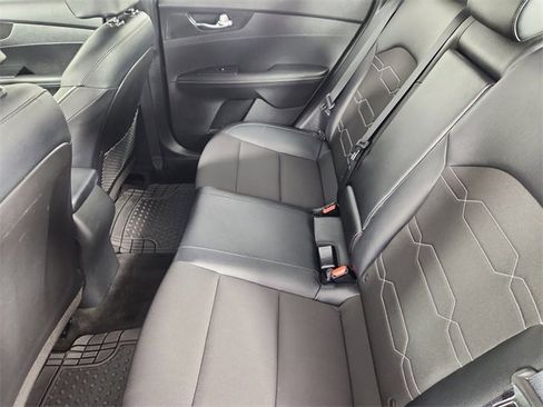 Used 2021 Kia Forte GT-Line image 12