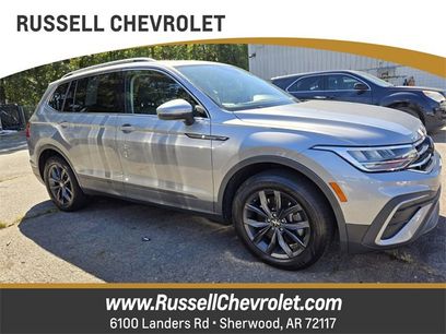 Used 2022 Volkswagen Tiguan SE w/ Panoramic Sunroof Package