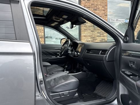 Used 2022 Mitsubishi Outlander LE AWD/4WD image 15