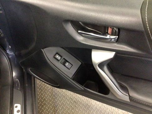 Used 2017 Toyota 86 RWD image 8