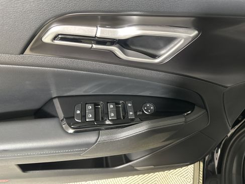 Used 2023 Kia Sportage EX image 11