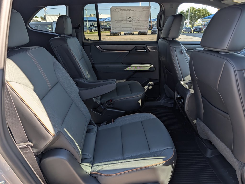 New 2027 GMC Acadia AT4 w/ AT4 Reserve Package AWD/4WD image 31