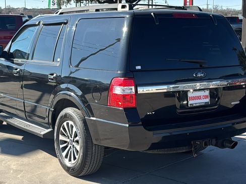 Used 2016 Ford Expedition XLT image 7