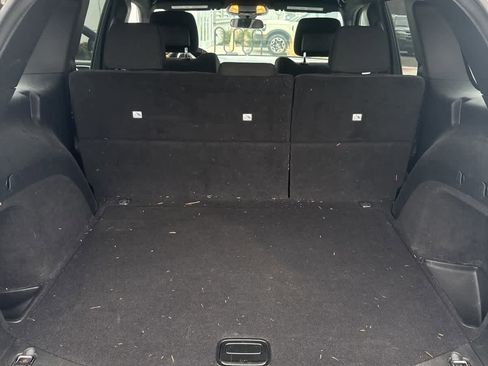 Used 2019 Jeep Grand Cherokee Laredo image 11