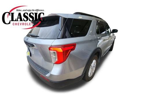 Used 2023 Ford Explorer XLT image 6