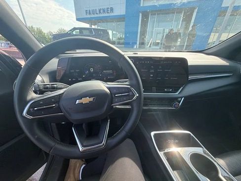 Used 2025 Chevrolet Equinox LT w/ Convenience Package II AWD/4WD image 19