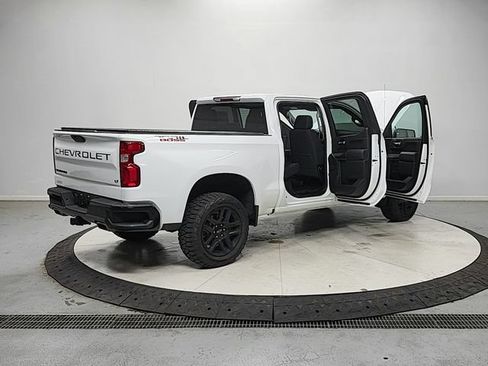 Used 2021 Chevrolet Silverado 1500 LT Trail Boss w/ Bed Protection Package AWD/4WD image 15