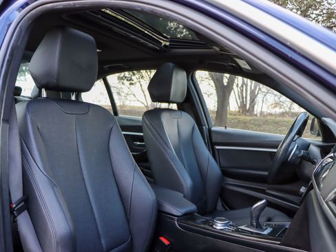 Used 2018 BMW 330i xDrive Sedan image 21