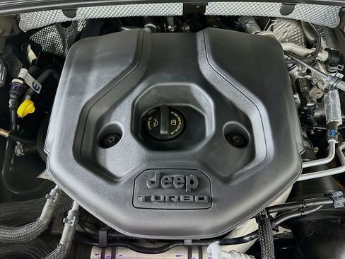Used 2022 Jeep Grand Cherokee Trailhawk AWD/4WD image 33