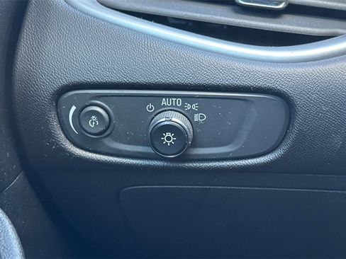 Used 2023 Chevrolet Malibu LT image 28