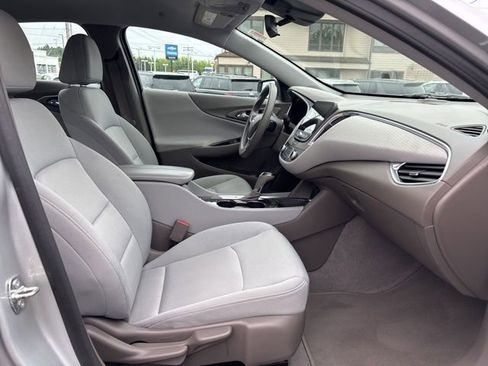 Used 2020 Chevrolet Malibu LT FWD image 15