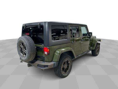 Used 2016 Jeep Wrangler Unlimited Sahara AWD/4WD image 9