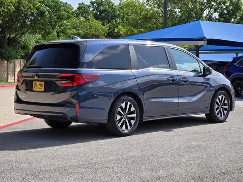 Certified 2025 Honda Odyssey EX-L image 3