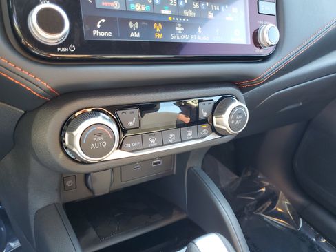 New 2025 Nissan Versa SR w/ Trunk Package FWD image 28