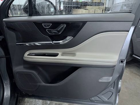 Used 2022 Lincoln Corsair AWD w/ Equipment Group 101A image 16