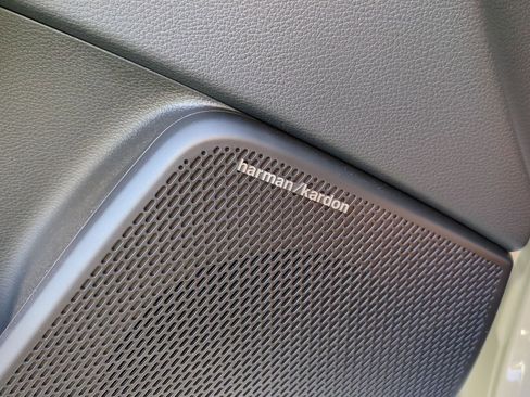 Used 2025 Kia Soul EX image 16