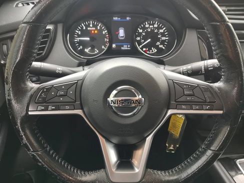 Used 2020 Nissan Rogue S w/ Special Edition Package FWD image 11