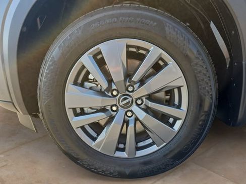 Used 2024 Nissan Pathfinder SV w/ SV Premium Package FWD image 14