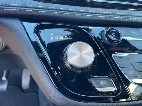 Used 2023 Chrysler Pacifica Touring-L w/ S Appearance Package image 19