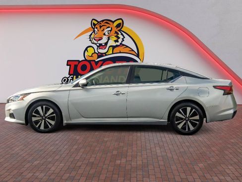 Used 2022 Nissan Altima 2.5 SV FWD image 9