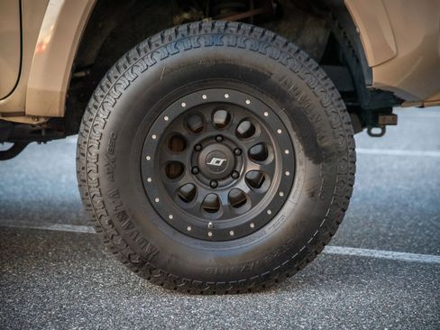 Used 2019 Toyota Tacoma TRD Sport image 27