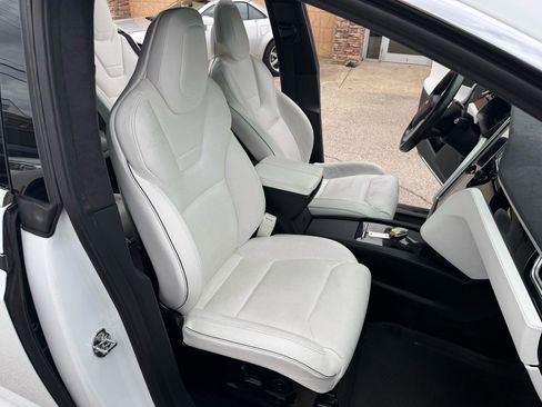 Used 2016 Tesla Model X Performance image 18