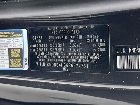 Used 2024 Kia Carnival LX image 32