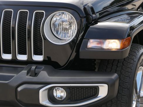 Used 2022 Jeep Wrangler Unlimited Sahara w/ Cold Weather Group image 7