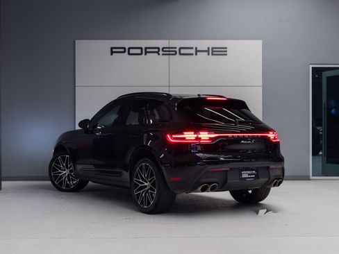 Certified 2024 Porsche Macan S AWD/4WD image 3