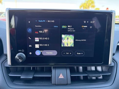 Used 2025 Toyota RAV4 XLE w/ Convenience Package image 30