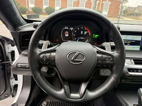 Used 2018 Lexus LC 500h image 9