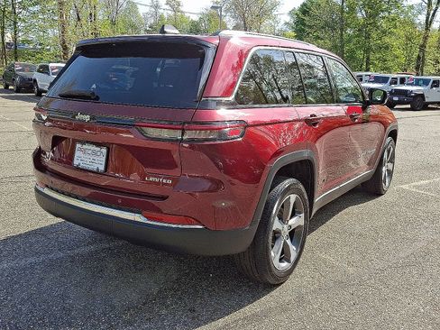 Certified 2023 Jeep Grand Cherokee Limited AWD/4WD image 7