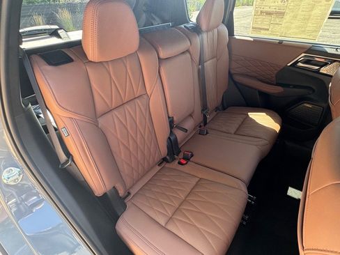 New 2025 Mitsubishi Outlander SEL image 15