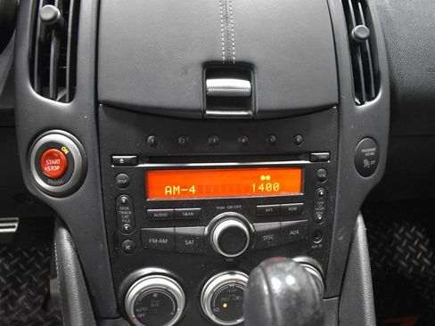 Used 2011 Nissan 370Z Touring w/ Sport Pkg image 17