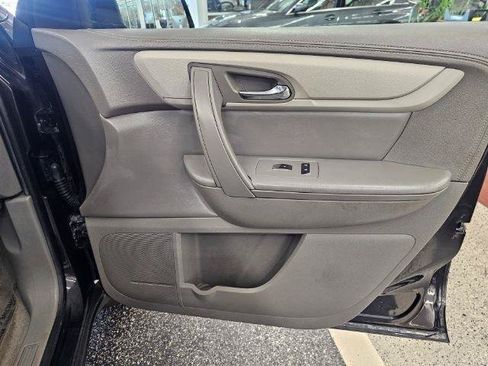 Used 2016 Chevrolet Traverse LT w/ Style and Technology Package FWD image 33