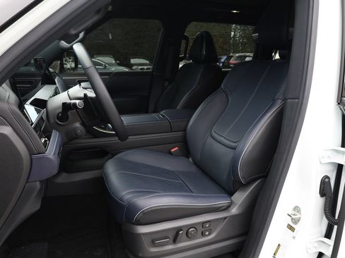 Certified 2026 INFINITI QX80 4WD w/ Sport Exterior Package image 17