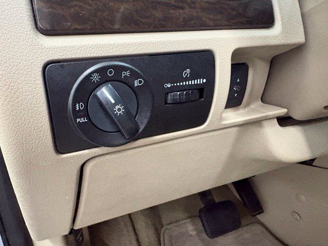 Used 2005 Mercury Monterey Premier FWD image 16