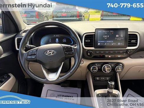Used 2024 Hyundai Venue SEL FWD image 6