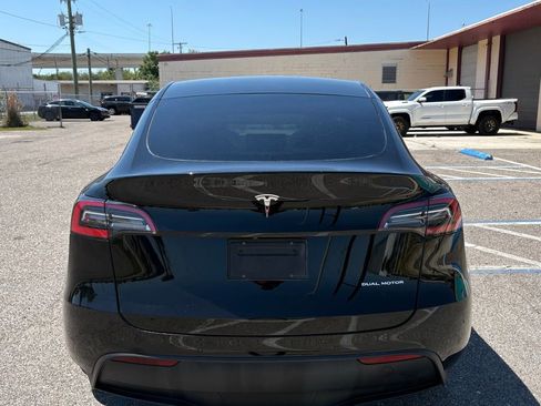 Used 2021 Tesla Model Y Long Range AWD/4WD image 4