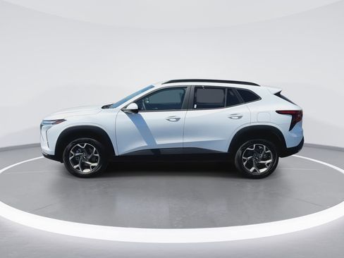 New 2026 Chevrolet Trax LT w/ Driver Confidence Package FWD image 5