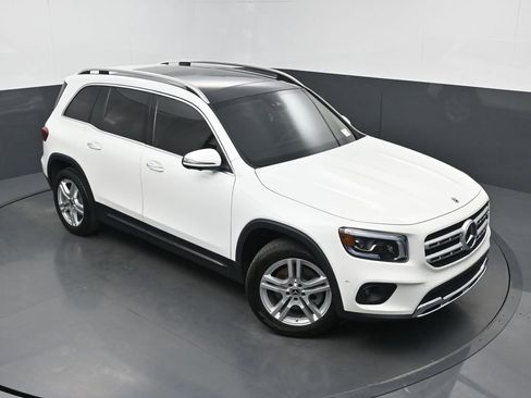 Used 2023 Mercedes-Benz GLB 250 4MATIC image 32