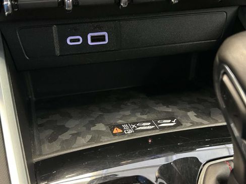 Used 2025 Chevrolet Colorado Z71 AWD/4WD image 23