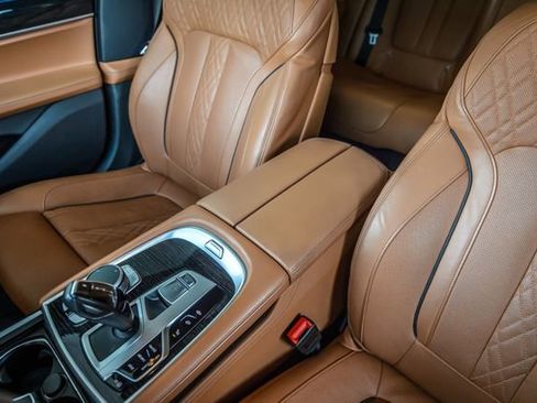 Used 2020 BMW 740i xDrive w/ M Sport Package image 33